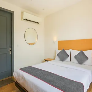 Townhouse Meera Bagh Hotel